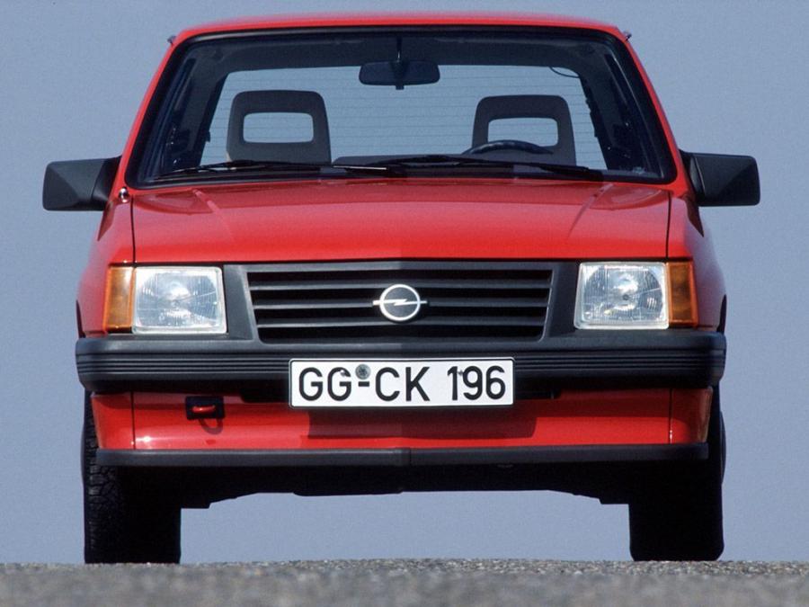  Opel Corsa 1982 года  (фото 9 из 12)